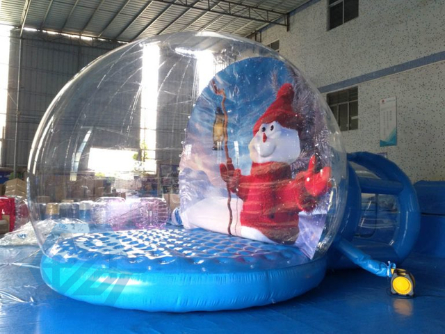 Cabina de fotos inflable con globo de nieve para decoración de eventos navideños