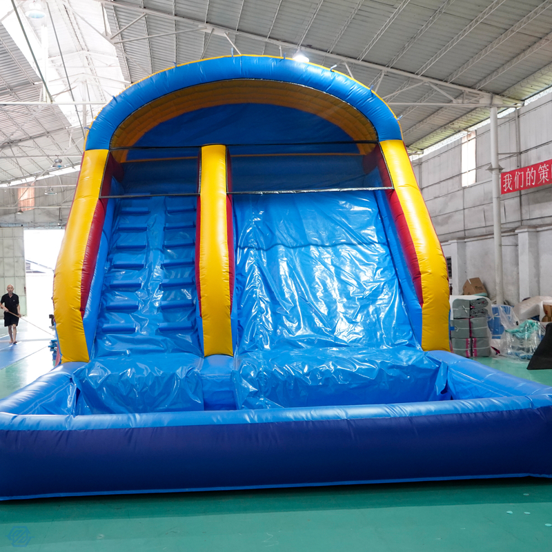 Tobogán acuático inflable comercial con piscina