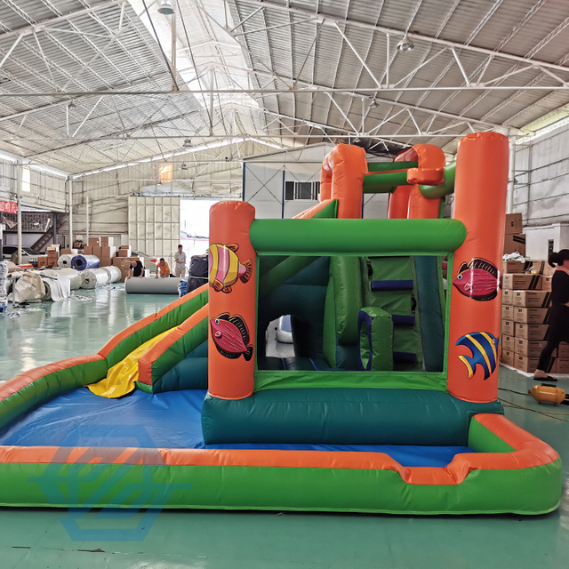 Castillo inflable del tobogán acuático inflable de la casa de la despedida de salto con la piscina